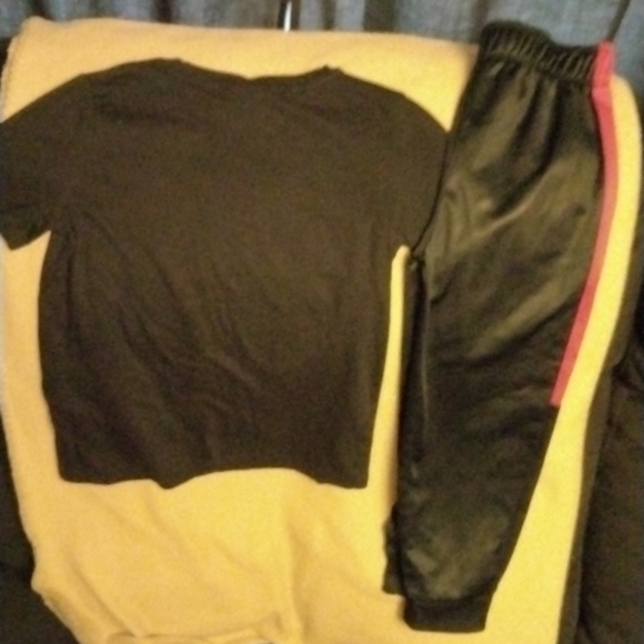 🖤❤️BOYS PUMA SHIRT & JOGGERS SET🖤❤️ - Picture 3 of 5